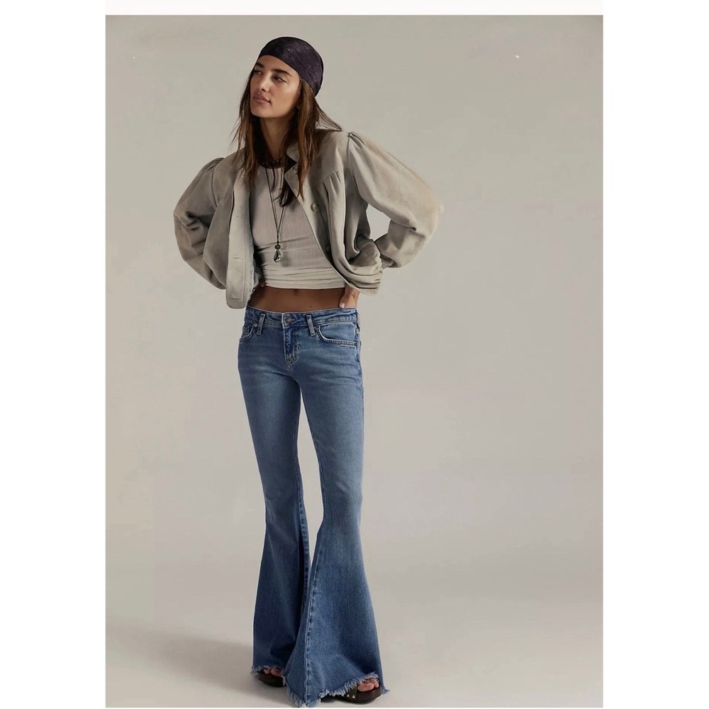 We the Free Emre Low Rise Flare Jean Bell Bottom NWT Women's size 25 Poppy Blue